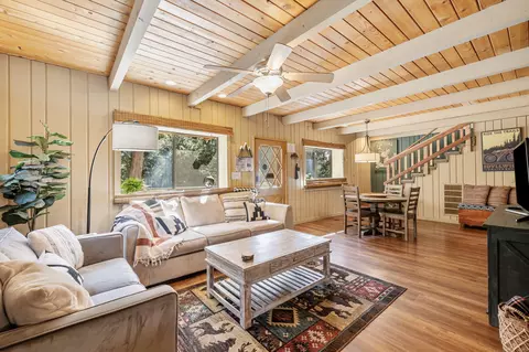 52172 Acorn Ln, Idyllwild, CA 92549