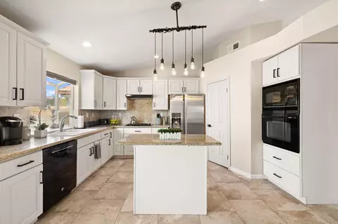 42639 Devonshire St, Palm Desert, CA 92211