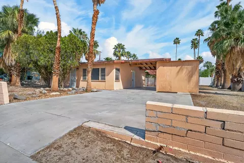 620 S El Cielo Rd, Palm Springs, CA 92264