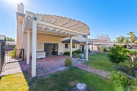 Exterior - 204 Fairway Dr, Needles, CA 92363 photo 14 of 17