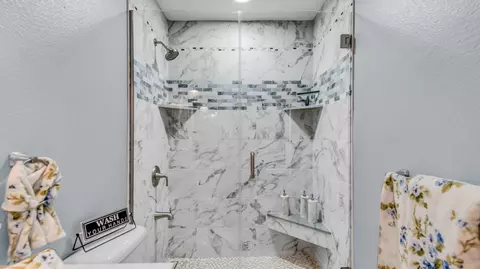 Bath - 41126 Prospect Ct, Indio, CA 92203 photo 6 of 11
