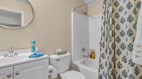 Bath - 41126 Prospect Ct, Indio, CA 92203 photo 9 of 11