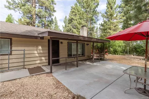 901 Sugarloaf Blvd, Big Bear City, CA 92314