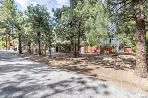 Exterior - 901 Sugarloaf Blvd, Big Bear City, CA 92314 photo 10 of 10