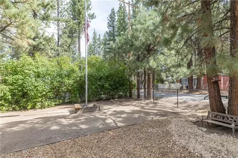 Exterior - 901 Sugarloaf Blvd, Big Bear City, CA 92314 photo 9 of 10