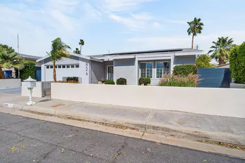 826 Arroyo Vista Dr, Palm Springs, CA 92264