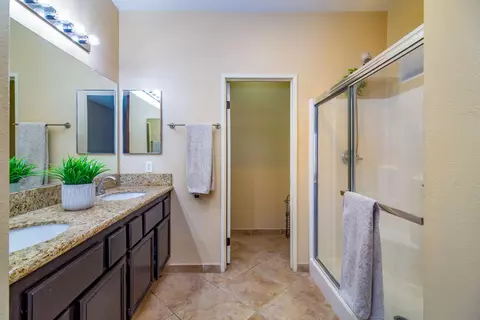 Bath - 40681 Morris St, Indio, CA 92203 photo 4 of 4