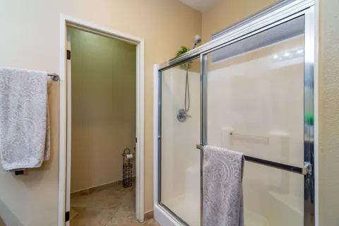 Bath - 40681 Morris St, Indio, CA 92203 photo 2 of 4