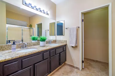 Bath - 40681 Morris St, Indio, CA 92203 photo 3 of 4