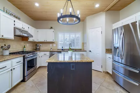 Kitchen - 40681 Morris St, Indio, CA 92203 photo 3 of 5
