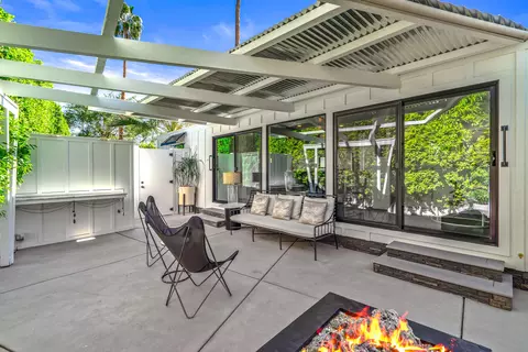 137 Hiawatha St, Palm Springs, CA 92264