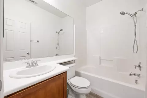 Bath - 37620 Ullswater Dr, Indio, CA 92203 photo 2 of 2