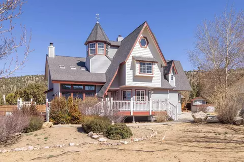 46712 Pioneer Town Rd, Big Bear City, CA 92314