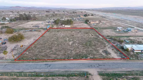 263 Hidden River Rd, Barstow, CA 92311