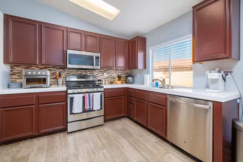 Kitchen - 49840 Jade Way, Indio, CA 92201 photo 2 of 2