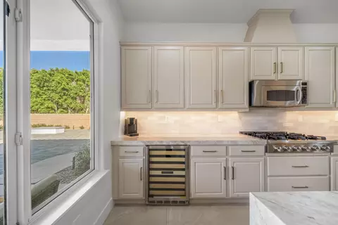 Kitchen - 80262 Amazon Ave, Indio, CA 92201 photo 6 of 8