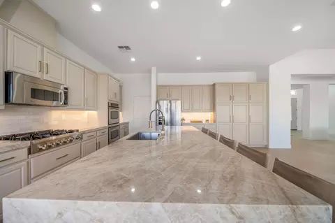 Kitchen - 80262 Amazon Ave, Indio, CA 92201 photo 5 of 8