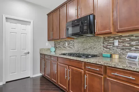 Kitchen - 80076 Bridgeport Dr, Indio, CA 92201 photo 5 of 5