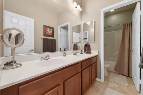 Bath - 80076 Bridgeport Dr, Indio, CA 92201 photo 4 of 4