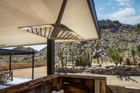 Exterior - 61093 Prescott Trl, Joshua Tree, CA 92252 photo 7 of 18