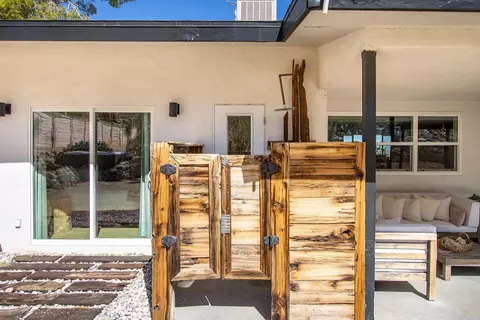 Exterior - 61093 Prescott Trl, Joshua Tree, CA 92252 photo 6 of 18