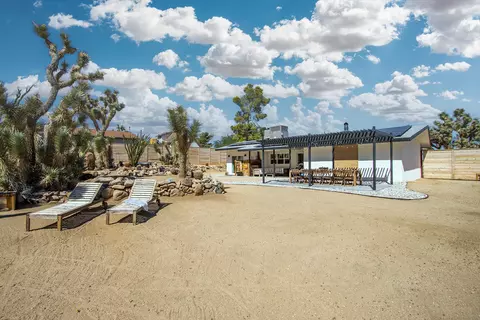 Exterior - 61093 Prescott Trl, Joshua Tree, CA 92252 photo 16 of 18