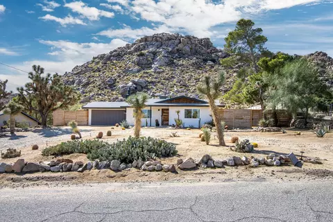 Exterior - 61093 Prescott Trl, Joshua Tree, CA 92252 photo 2 of 18