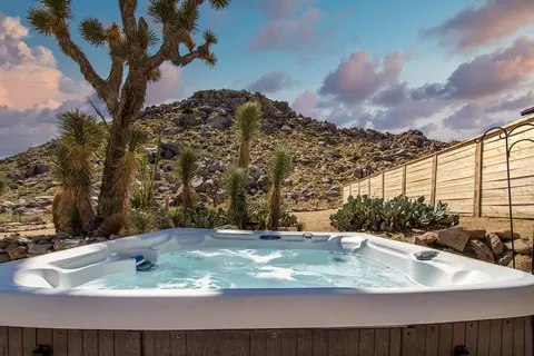 Exterior - 61093 Prescott Trl, Joshua Tree, CA 92252 photo 1 of 18