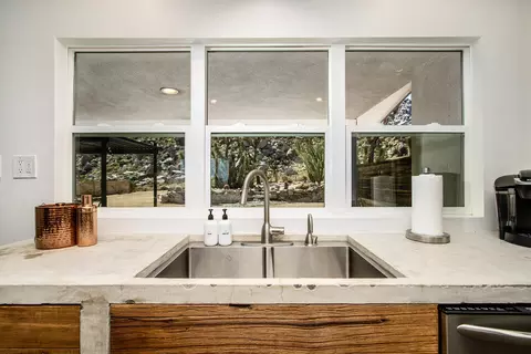 Kitchen - 61093 Prescott Trl, Joshua Tree, CA 92252 photo 3 of 3