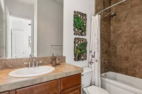 Bath - 48135 Chesapeake Pl, Indio, CA 92201 photo 5 of 6