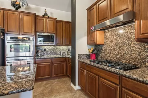 Kitchen - 48135 Chesapeake Pl, Indio, CA 92201 photo 3 of 4