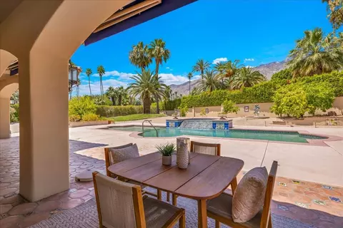 696 E Vereda Sur, Palm Springs, CA 92262