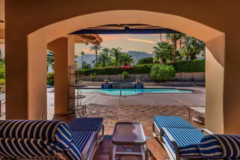 696 E Vereda Sur, Palm Springs, CA 92262