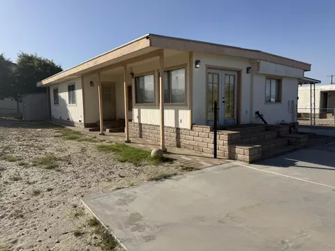 3411 Thermal Pl, Thermal, CA 92274