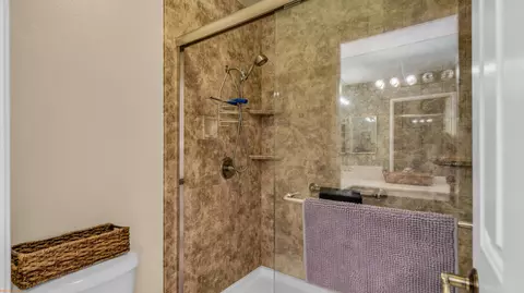 Bath - 42895 Scirocco Rd, Palm Desert, CA 92211 photo 3 of 6