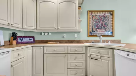 Kitchen - 42895 Scirocco Rd, Palm Desert, CA 92211 photo 3 of 4