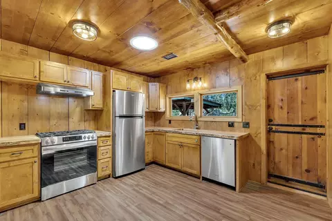 Kitchen - 54730 River Dr, Idyllwild, CA 92549 photo 2 of 5