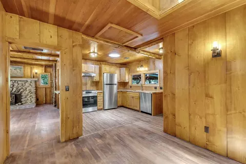 Entry Way - 54730 River Dr, Idyllwild, CA 92549 photo 4 of 5