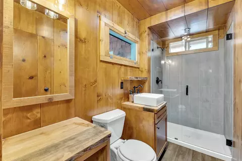 Bath - 54730 River Dr, Idyllwild, CA 92549 photo 1 of 5