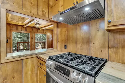 Kitchen - 54730 River Dr, Idyllwild, CA 92549 photo 5 of 5