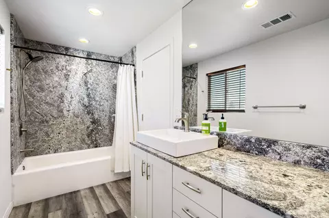 Bath - 11229 San Jacinto St, Morongo Valley, CA 92256 photo 2 of 3