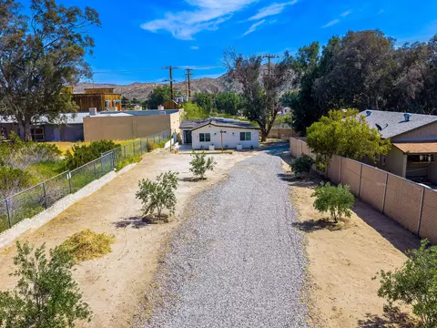 Exterior - 11229 San Jacinto St, Morongo Valley, CA 92256 photo 1 of 10