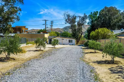 Exterior - 11229 San Jacinto St, Morongo Valley, CA 92256 photo 5 of 10