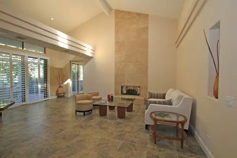 180 Wild Horse Dr, Palm Desert, CA 92211