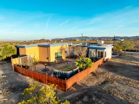 Exterior - 1120 Shangri La Ln, Joshua Tree, CA 92252 photo 3 of 4