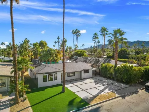 686 S Camino Real, Palm Springs, CA 92264