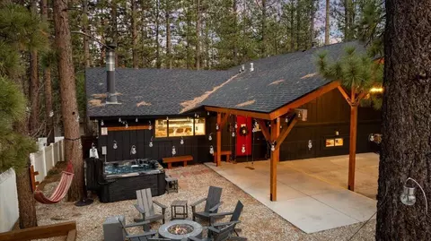 1118 Elmwood Pl, Big Bear City, CA 92314