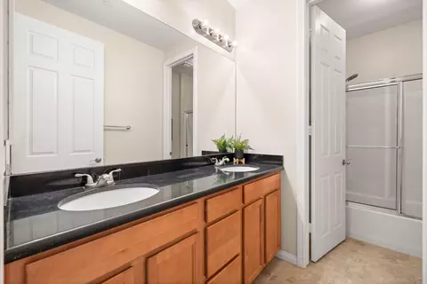 Bath - 41252 Gaslight Ave, Bermuda Dunes, CA 92203 photo 3 of 4