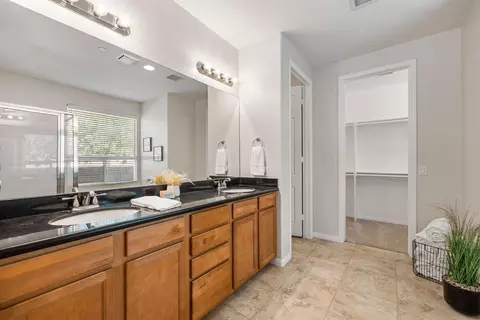 Bath - 41252 Gaslight Ave, Bermuda Dunes, CA 92203 photo 2 of 4