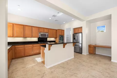 Kitchen - 41252 Gaslight Ave, Bermuda Dunes, CA 92203 photo 2 of 4